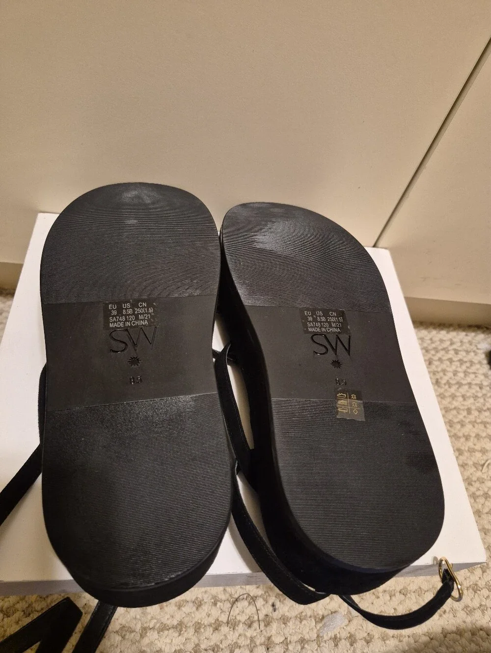 Stuart Weitzman 100% authentic